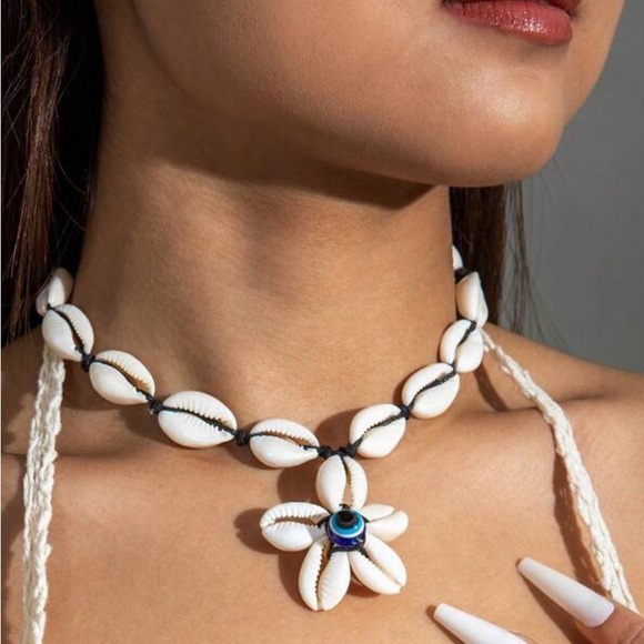 Shell Necklace with Evil Eye Pendant - Picture 3 of 5